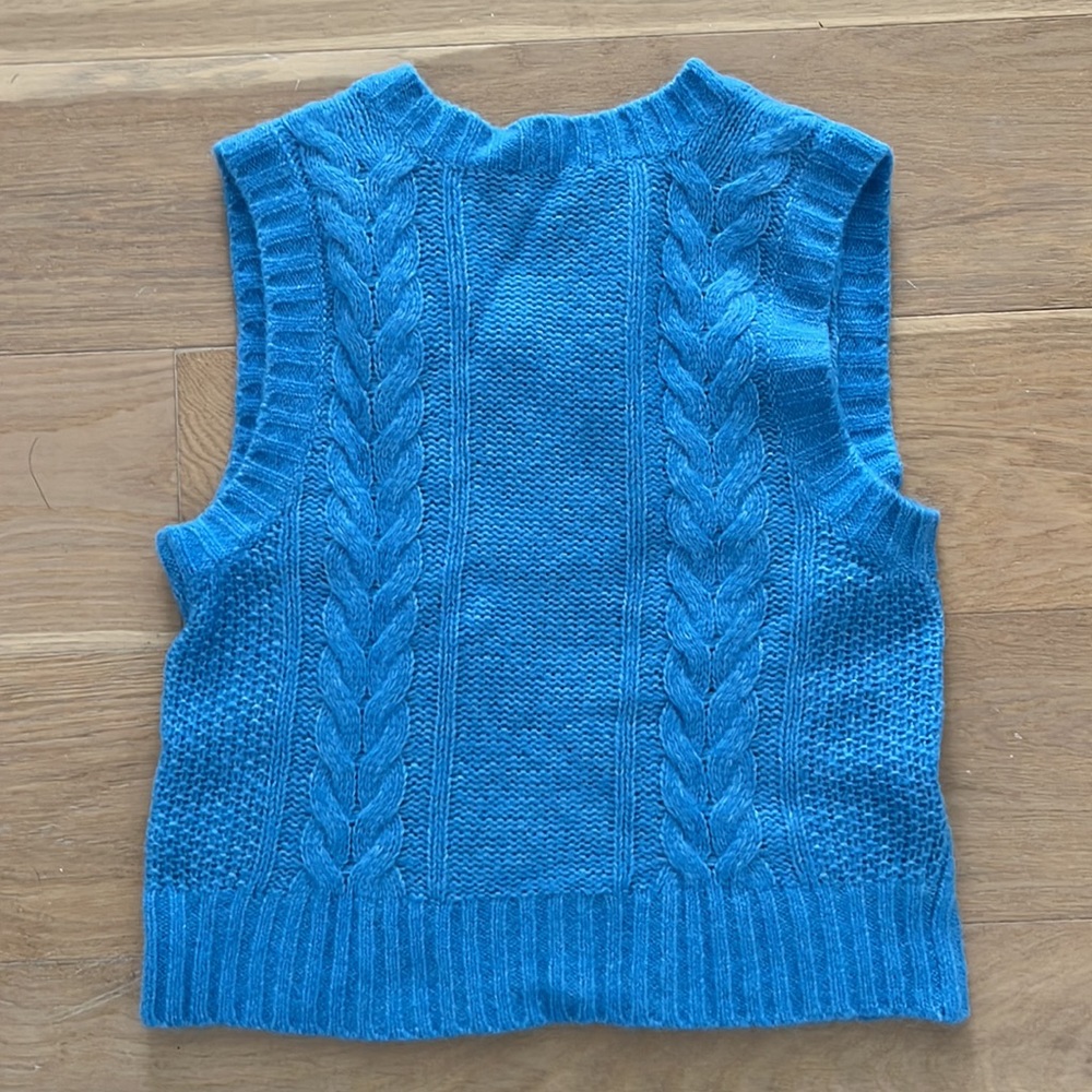 Everlane Blue Cable Knit V-Neck Sweater Vest - Picture 4 of 7